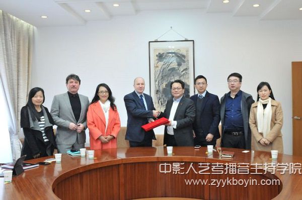 英國(guó)普利茅斯大學(xué)代表團(tuán)一行到南藝交流訪問.jpg